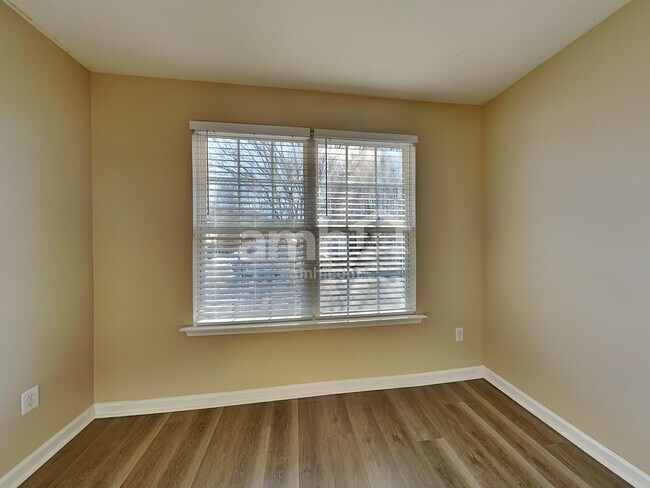 Building Photo - 129 Midwood Rd