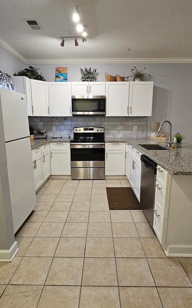 Building Photo - 304 Kiskadee Loop