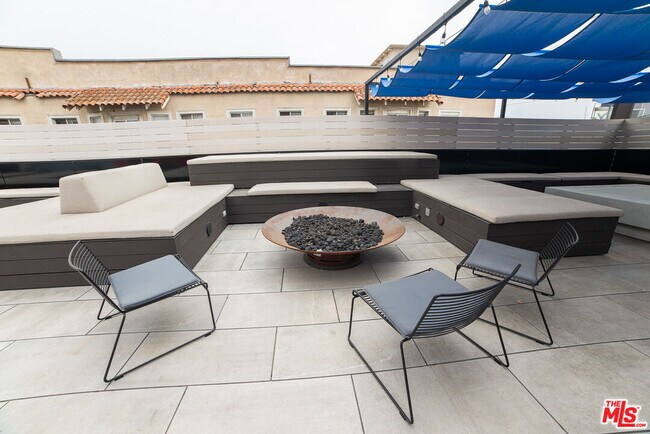 Building Photo - 14 Brooks Ave