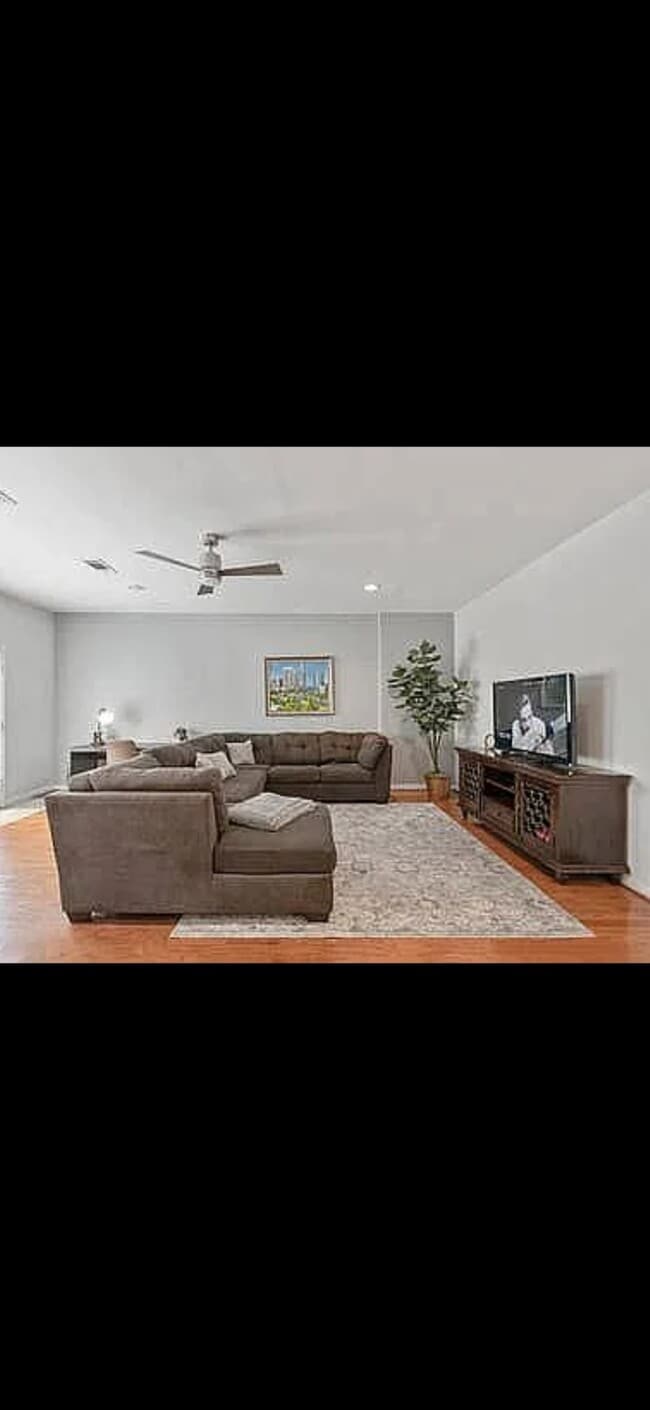Building Photo - 4413 Koehler St