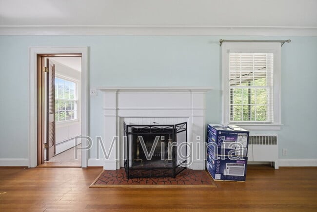 Building Photo - 400 Kemp Ln