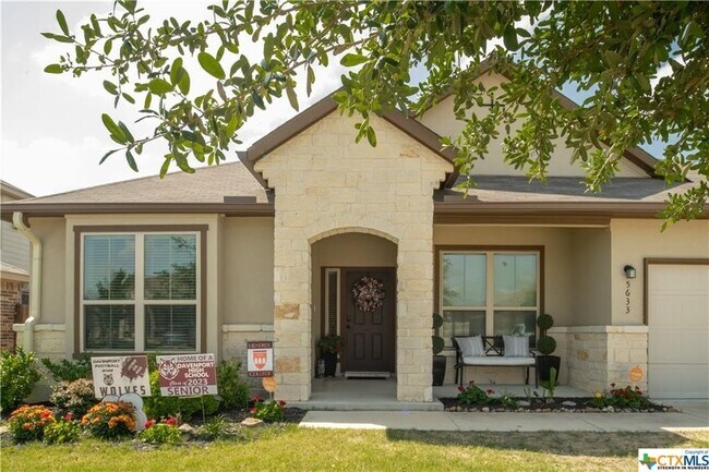 Building Photo - 5633 Briar Fld