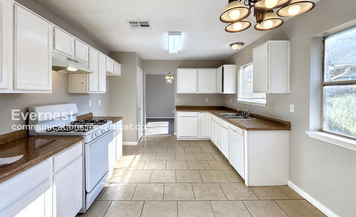 Building Photo - 19427 Bristlestar Dr