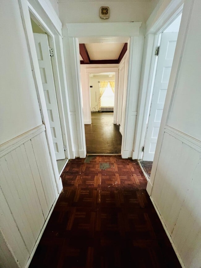 Building Photo - 163 Market St