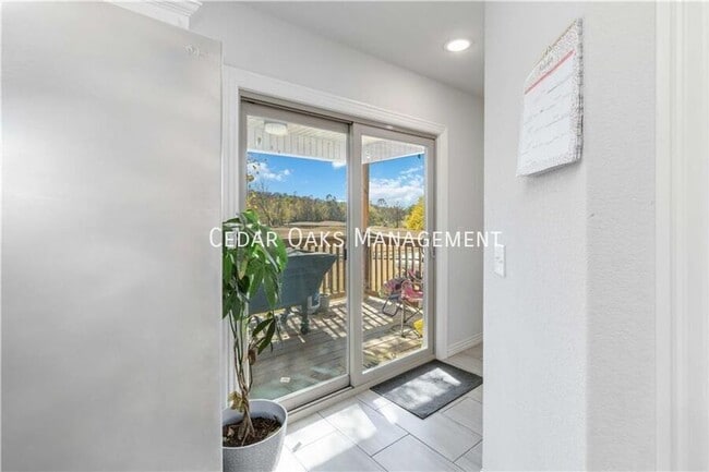 Building Photo - 645 Sugar Creek Rd