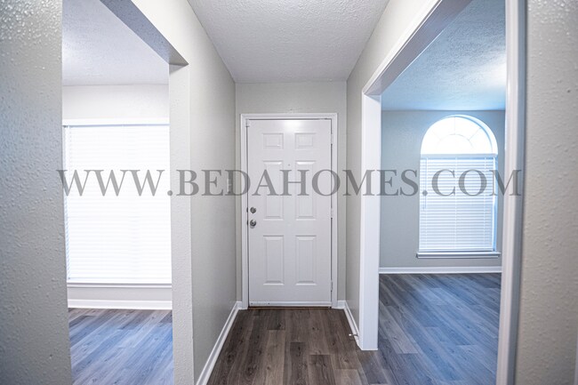 Building Photo - 5365 Tallowwood Terrace