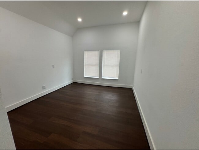 Building Photo - 7931 Fowlie St