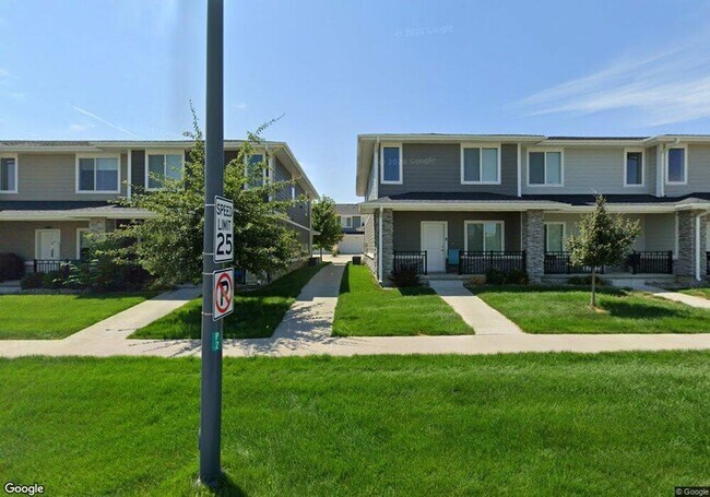 Building Photo - 3BR 2.5ba Townhome in Waukee