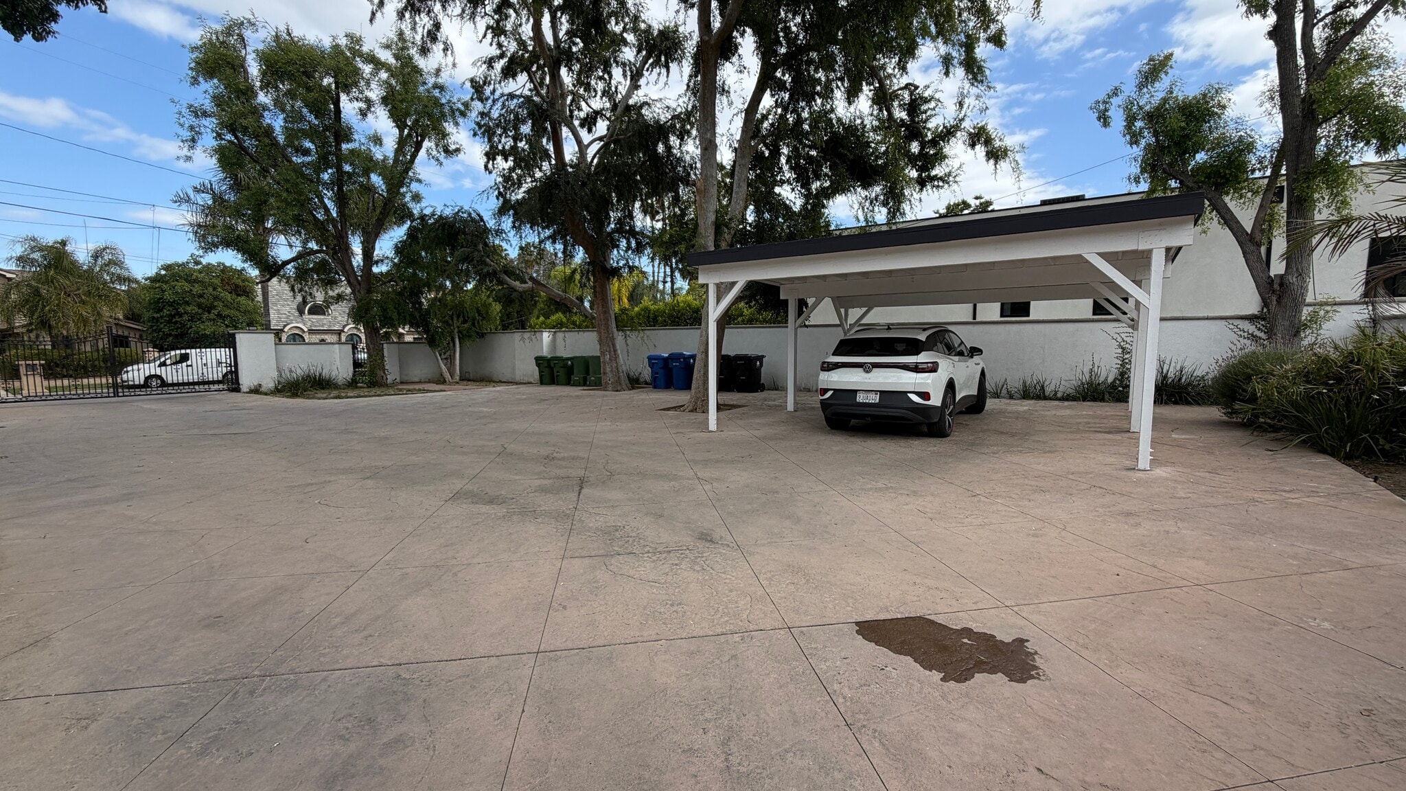 Building Photo - 5855 Shirley Ave