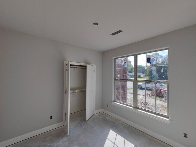 Building Photo - 292 Township Dr