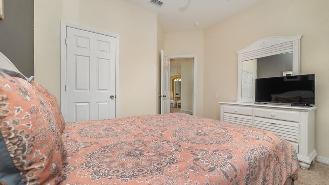 Building Photo - 8190 Fan Palm Way