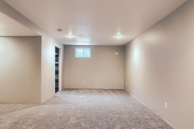 Building Photo - 4 Bedroom Home in Parker