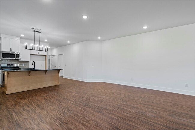 Building Photo - 90 Watson Ln