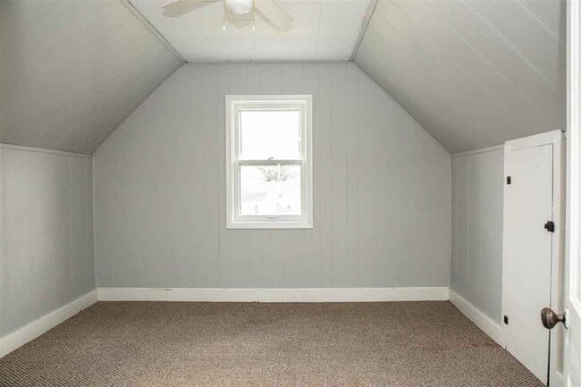 Building Photo - 108 N Main St