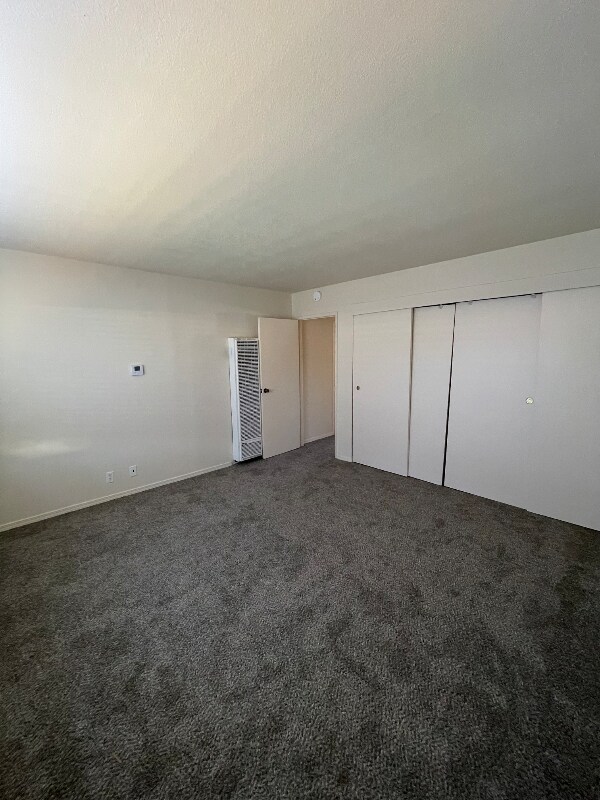 Building Photo - 226 E J St