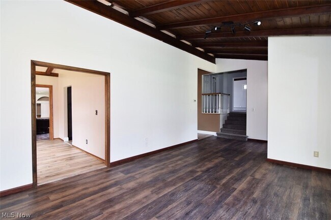 Building Photo - 381 Hickory Hill Rd