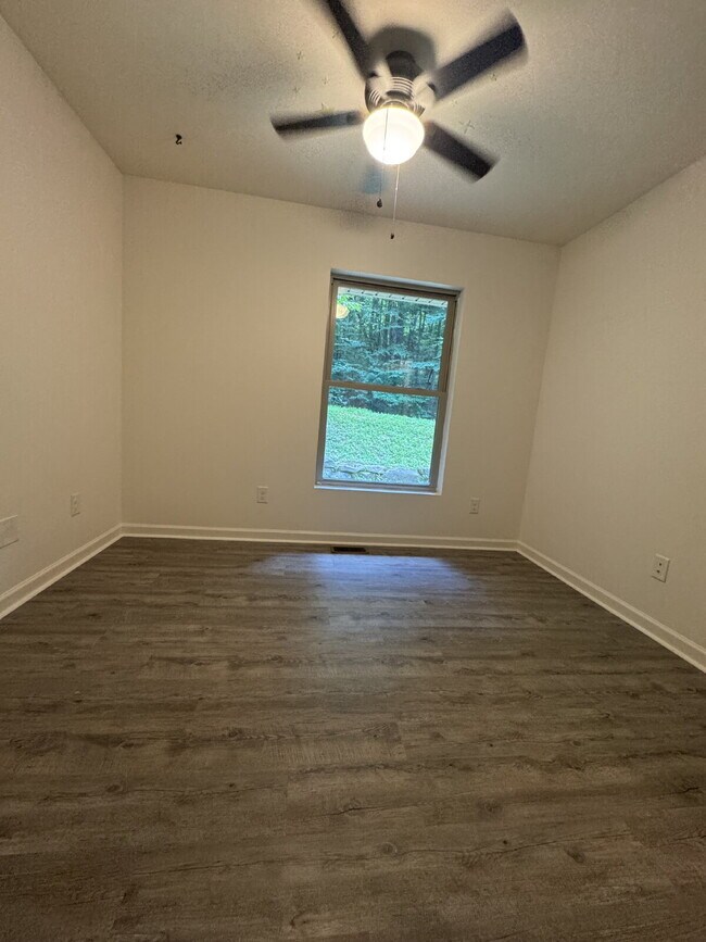 Building Photo - 46 Madison Heights Dr