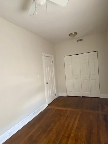 Building Photo - 3120 W Lyndale St