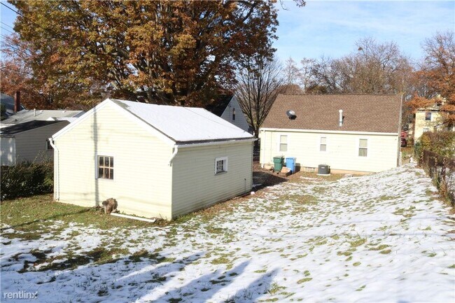 Building Photo - 2 br, 1 bath House - 83 Britton Road