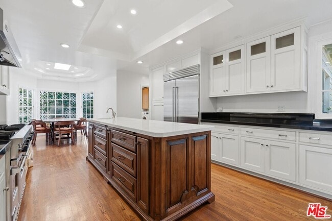 Building Photo - 510 Toyopa Dr