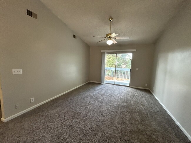 Building Photo - Apartment for Rent