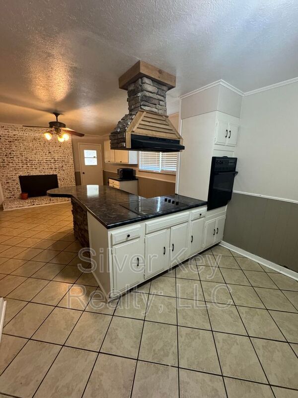 Building Photo - 103 Co Rd 807