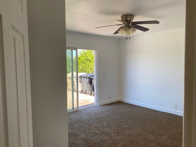 Building Photo - Single story 4 Bedroom for Lease Jurupa Valley