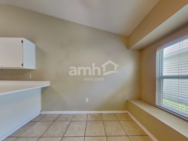 Building Photo - 1750 Kirtley Dr