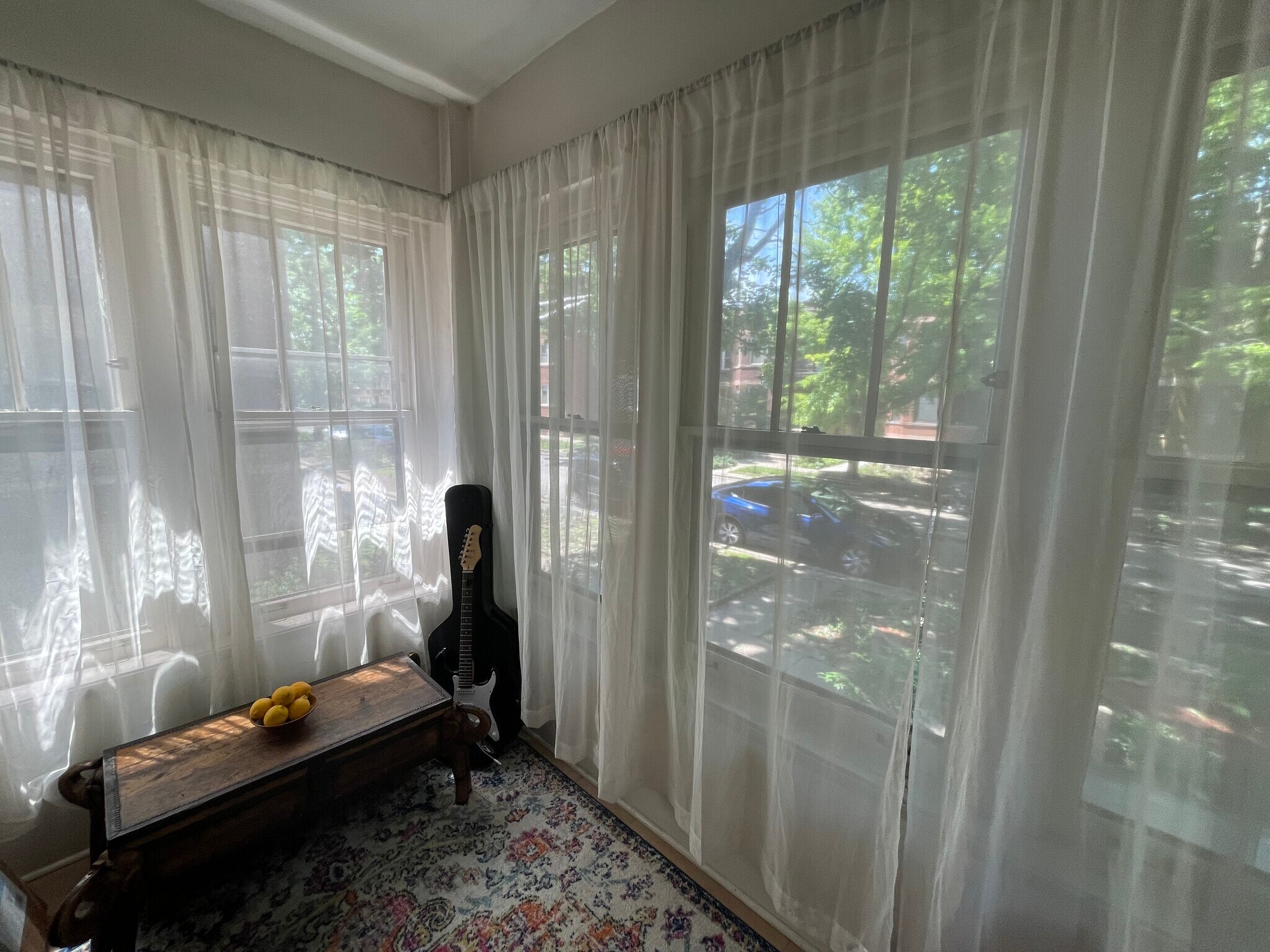 Sunroom - 6515 N Greenview Ave