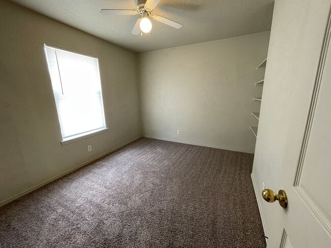 Building Photo - 4406 Hondo Dr