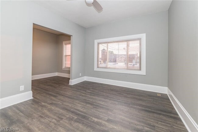 Building Photo - 1387 W 69th St