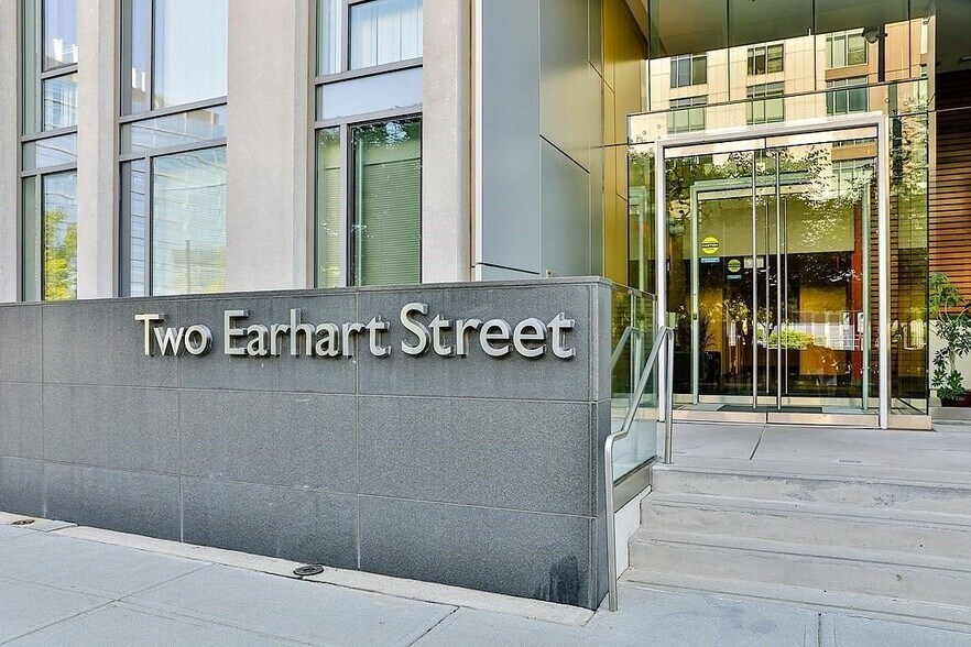 Building Photo - 2 Earhart St