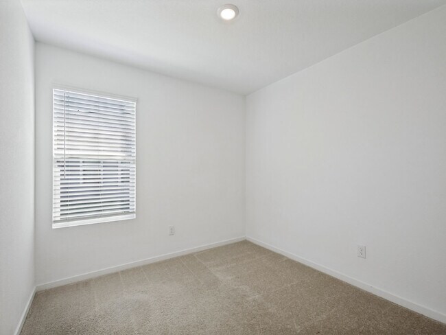 Building Photo - 6736 Bramblewood Dr