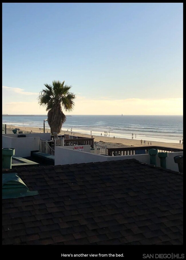 Building Photo - 3261 Ocean Front Walk