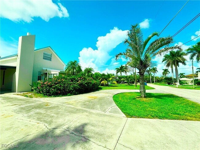 Building Photo - 12743 Brewster Dr