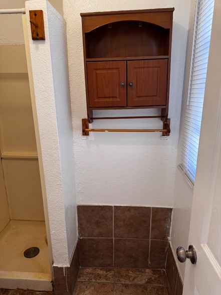 Building Photo - 8557 Juniper Ave