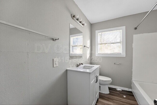 Building Photo - 3901 Dakota Trail