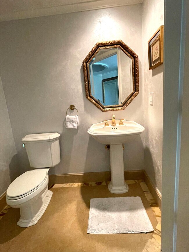 Building Photo - 3720 S Ocean Blvd