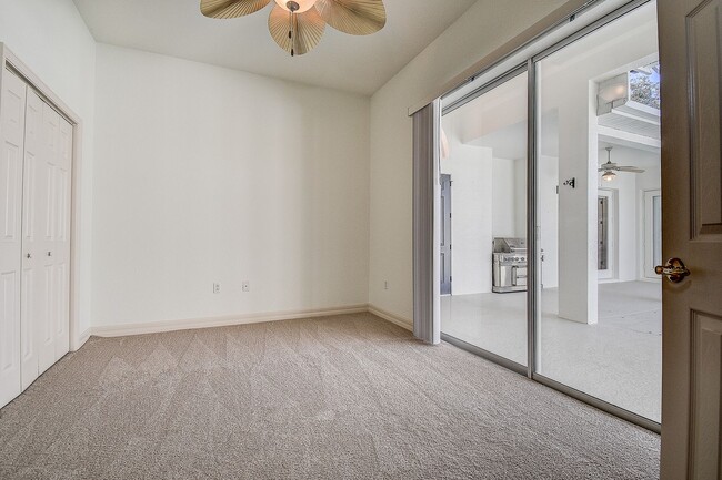 Building Photo - Beautiful 4/3/3 on a private 1 acre lot.