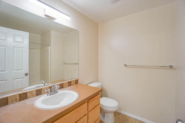 Building Photo - THREE BEDROOM WITH FENCED YARD