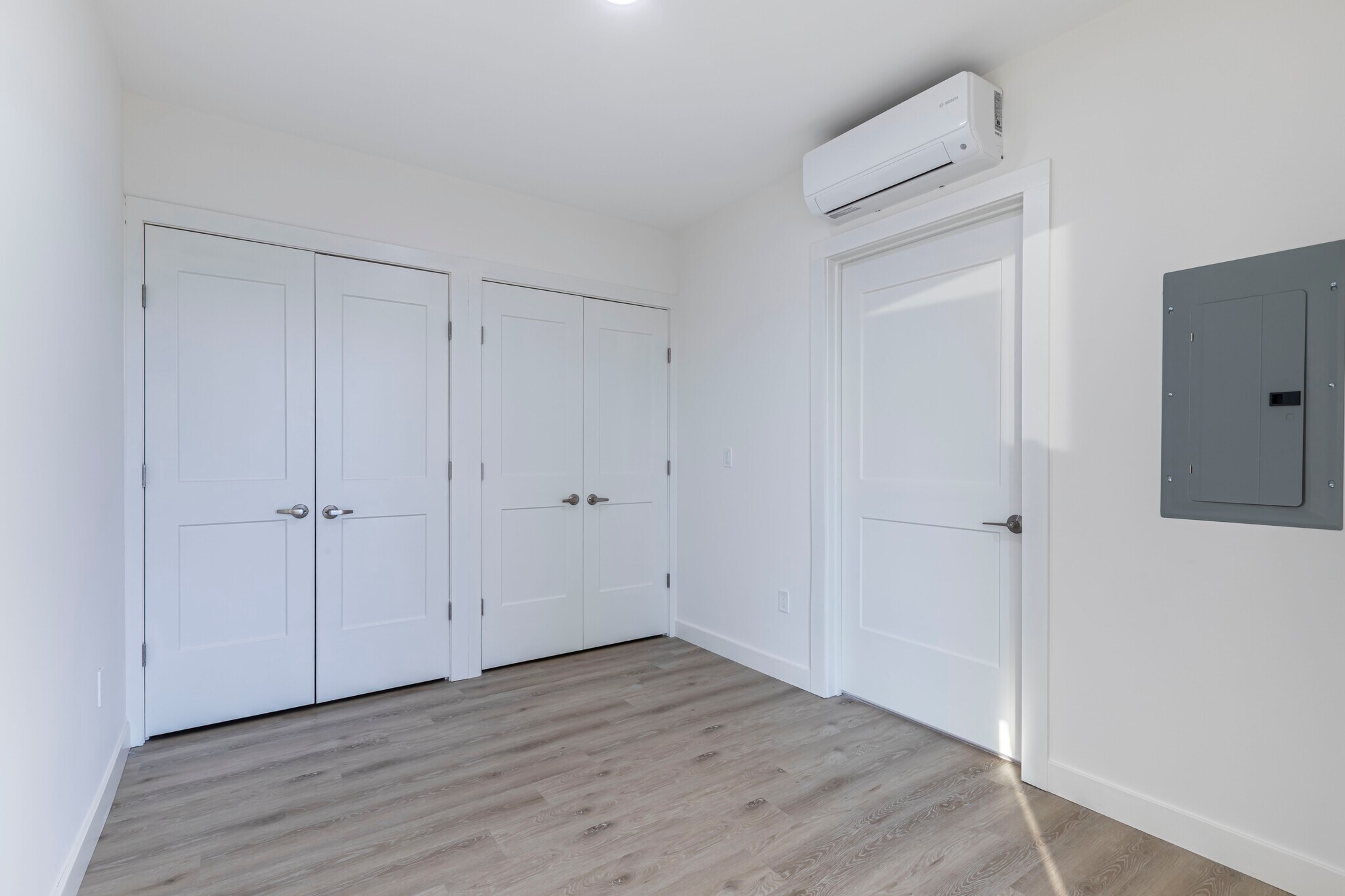 Building Photo - 319 Broadway