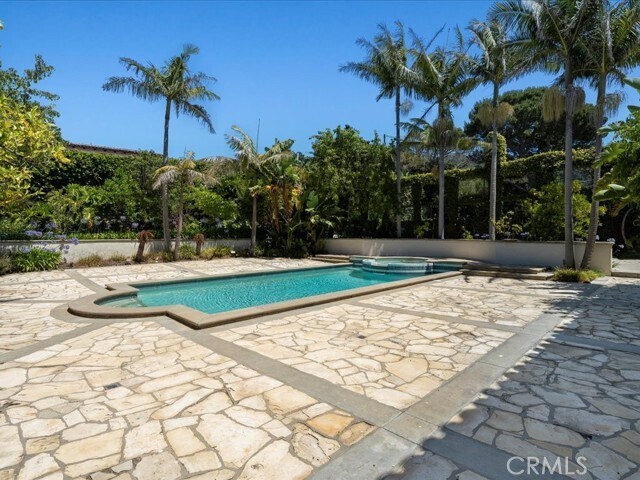 Building Photo - 709 Paseo Del Mar