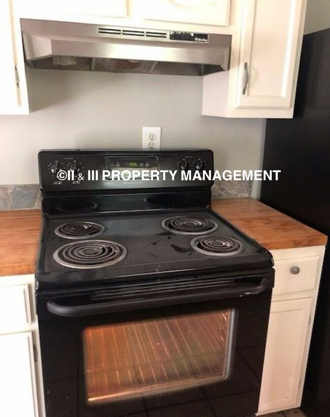 Building Photo - 2001 W 85th Terrace