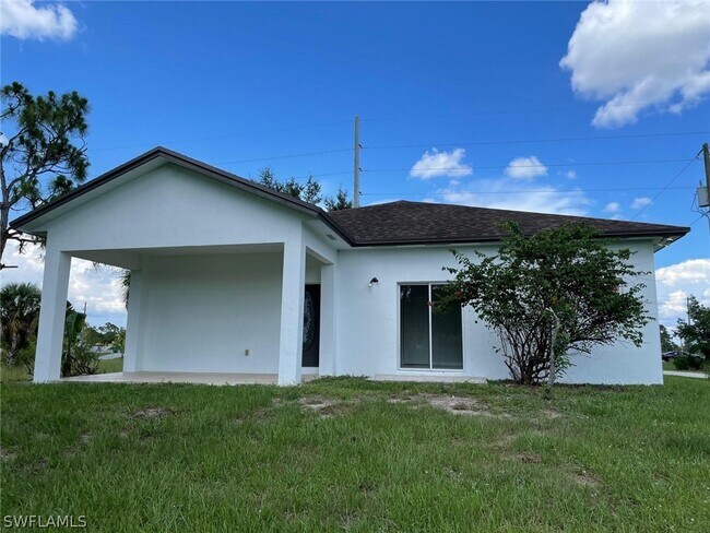 Building Photo - 3465 Everglades Blvd N