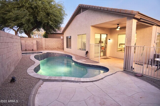 Building Photo - 4726 E Chisum Trail