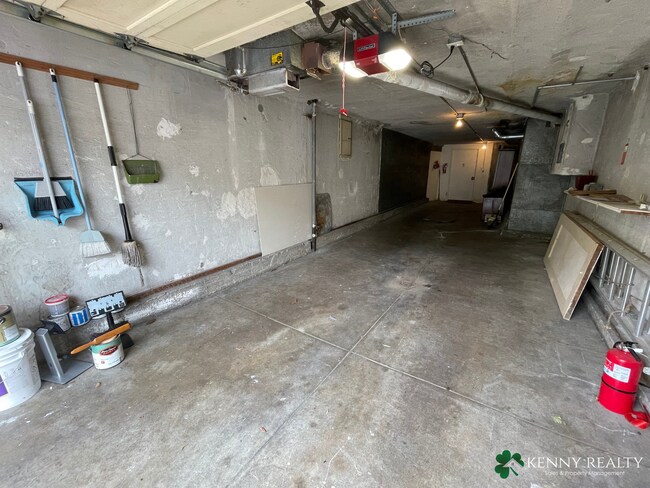 Building Photo - 1325 5th Ave