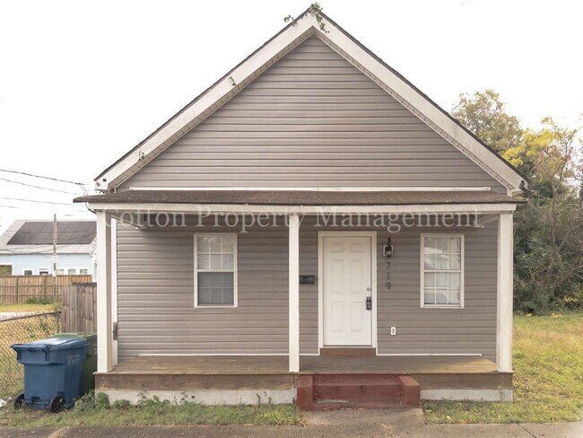 Building Photo - 719 S 8th St