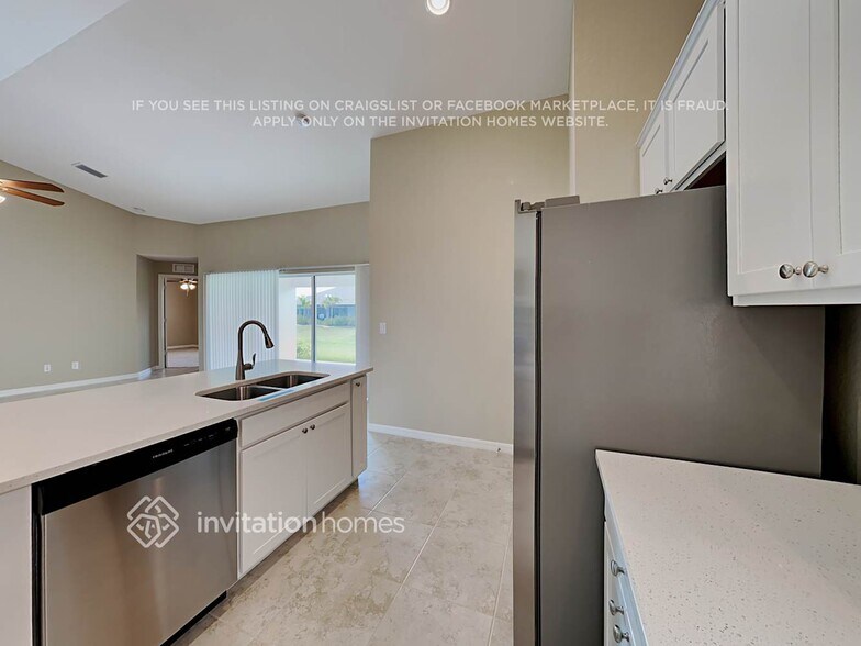 Building Photo - 311 Tandil St