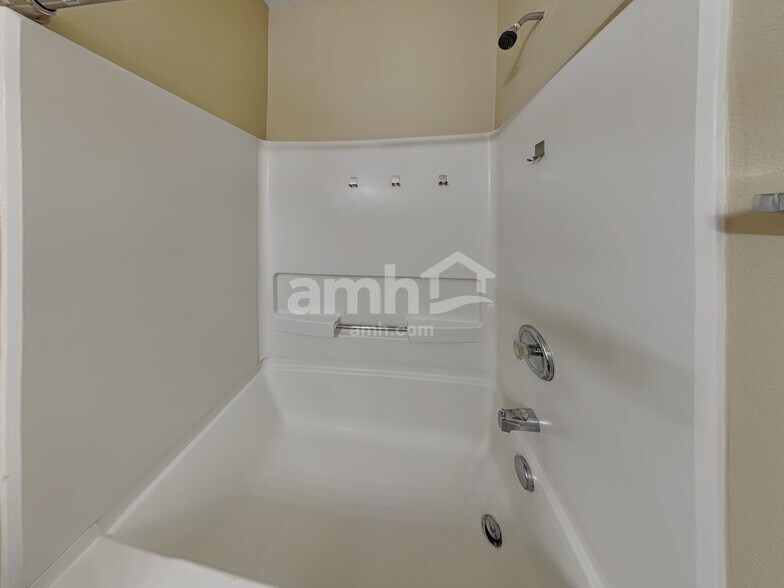 Building Photo - 12587 Majestic Way