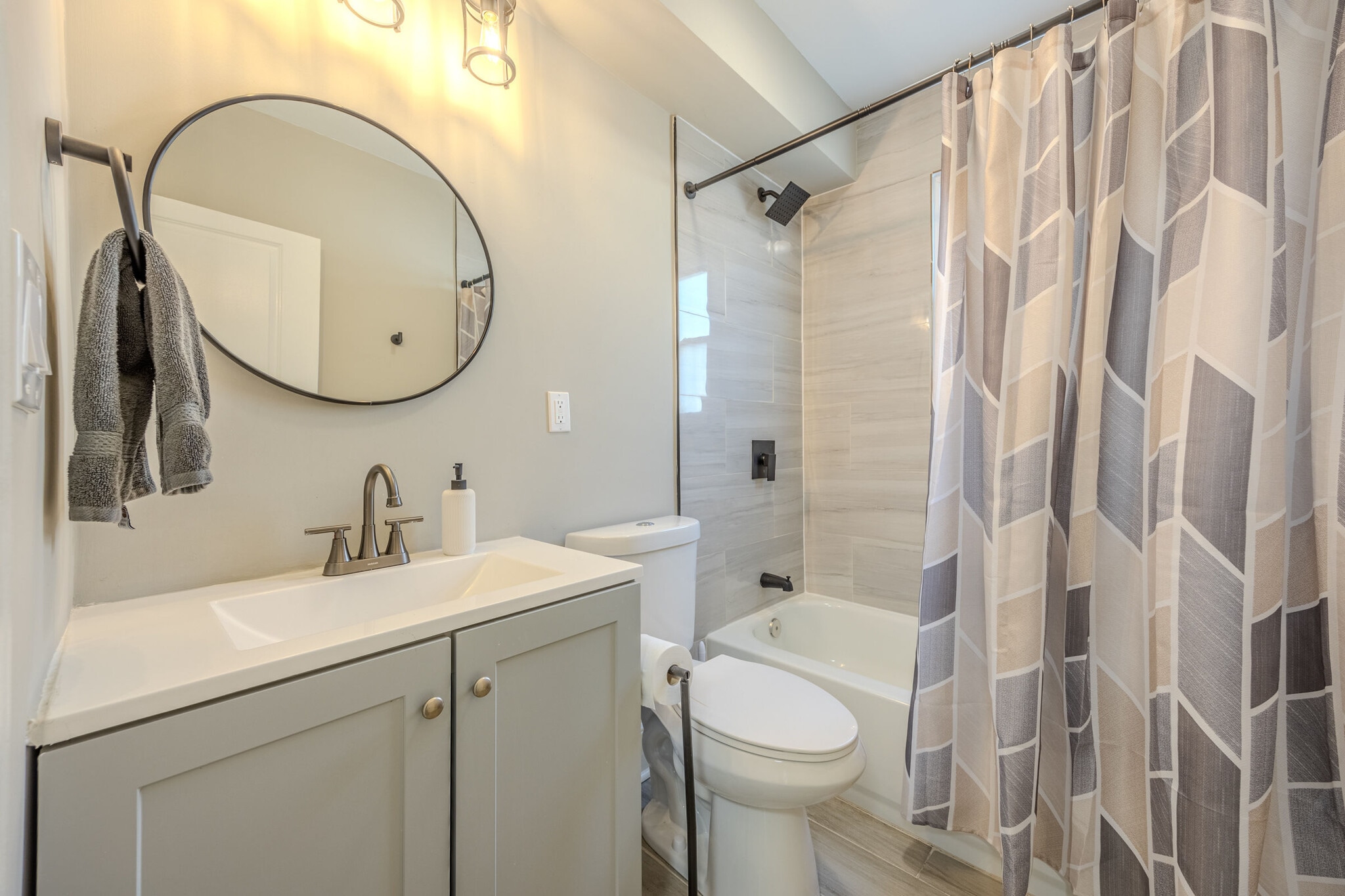 Building Photo - 3707 37th Pl